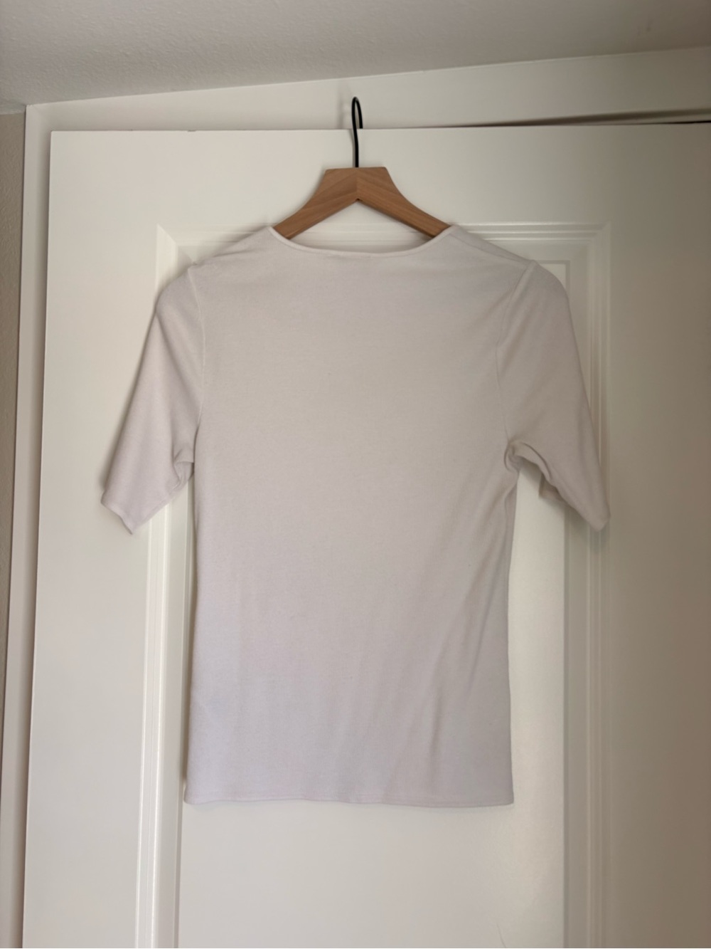 Banana Republic Light Pink Short Sleeve Crewneck Tee - Picture 2 of 4